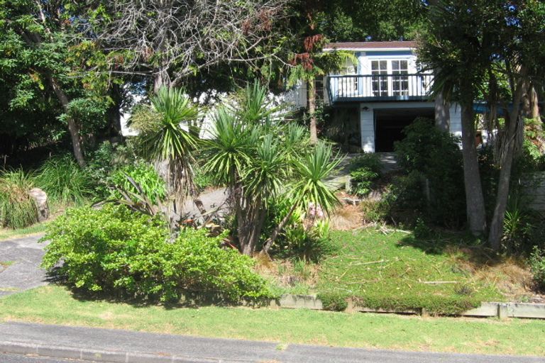 Photo of property in 4 Bryers Place, Bayview, Auckland, 0629