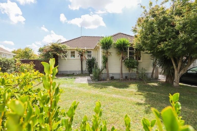 Photo of property in 13 Watts Crescent, Hamilton East, Hamilton, 3216