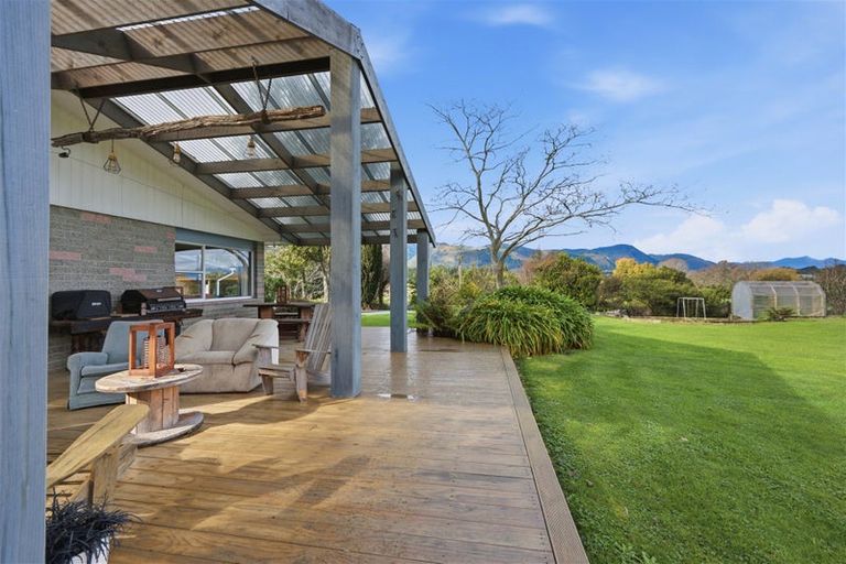 Photo of property in 25 Abel Tasman Drive, Takaka, 7110