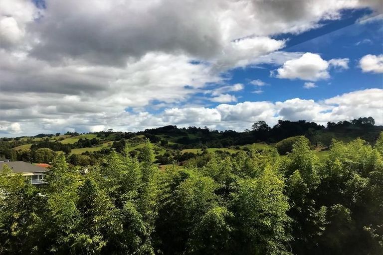 Photo of property in 15 Whaka Street, Maungaturoto, 0520