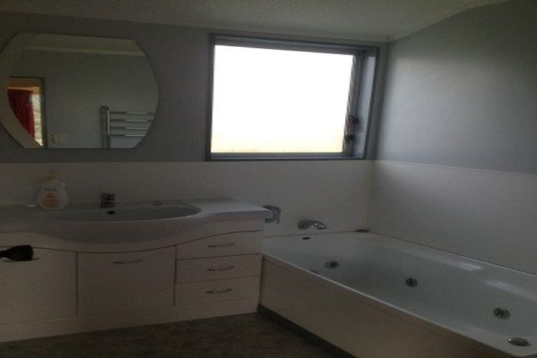 Photo of property in 14 Frobisher Street, Island Bay, Wellington, 6023