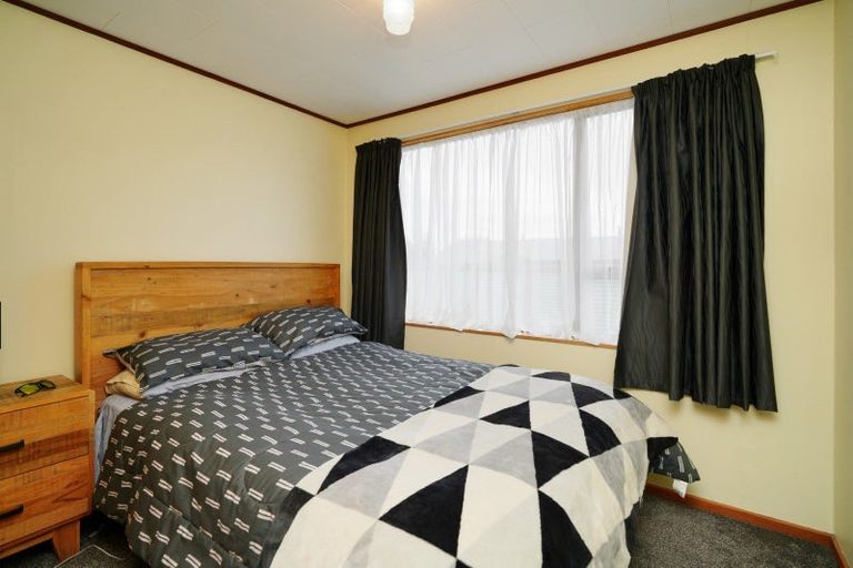 Photo of property in 25 Mauchline Street, Wallacetown, 9816