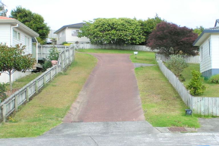 Photo of property in 12 Broadfield Street, Massey, Auckland, 0614