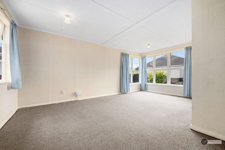 Photo of property in 10 Clement Grove, Taita, Lower Hutt, 5011