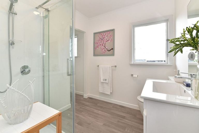 Photo of property in 21 Brixton Road, Manly, Whangaparaoa, 0930