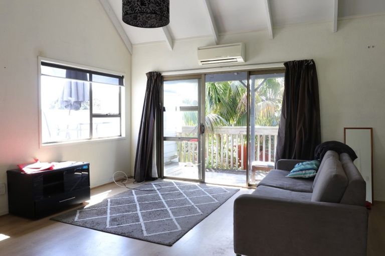 Photo of property in 2/60 Aramoana Avenue, Devonport, Auckland, 0624