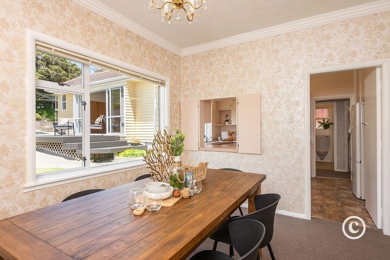 Photo of property in 45 Raroa Terrace, Tawa, Wellington, 5028