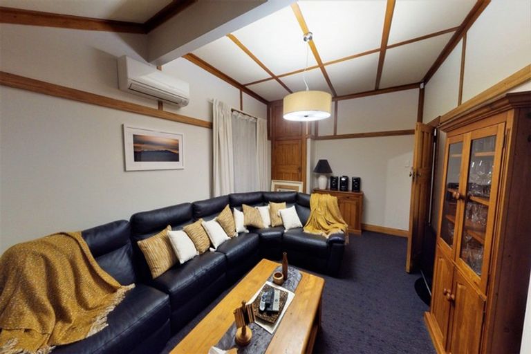 Photo of property in 556a Queen Street East, Levin, 5510