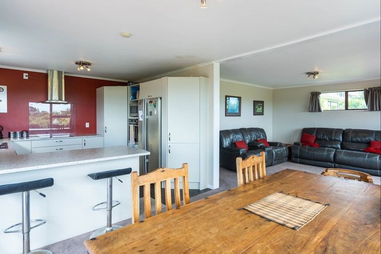 Photo of property in 34 Queens Road, Waikanae Beach, Waikanae, 5036