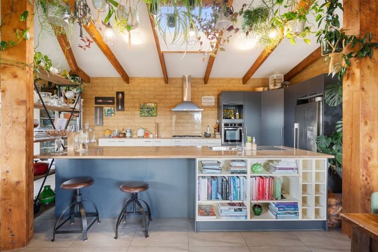 Photo of property in 362e Whananaki North Road, Opuawhanga, Hikurangi, 0181