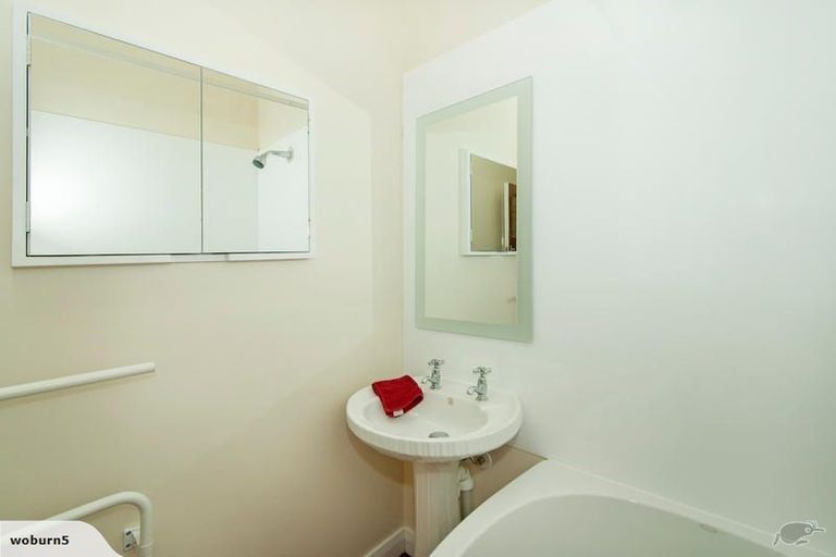 Photo of property in 24 Ludlam Crescent, Woburn, Lower Hutt, 5010