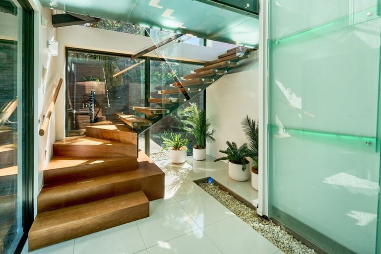 Photo of property in 24d Mandalay Terrace, Khandallah, Wellington, 6035