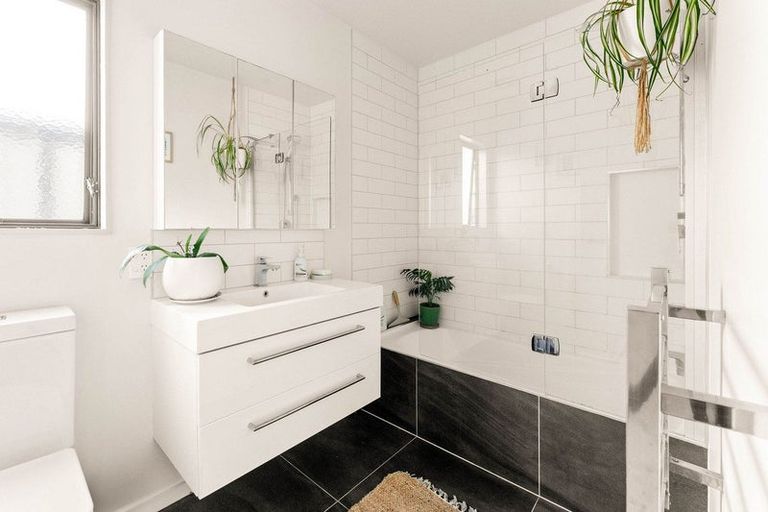 Photo of property in 2/563 Maunganui Road, Mount Maunganui, 3116