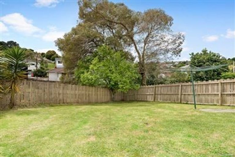 Photo of property in 3 Ian Sage Avenue, Torbay, Auckland, 0630
