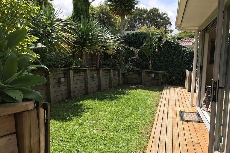 Photo of property in 10 Airey Place, Torbay, Auckland, 0630
