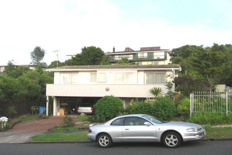 Photo of property in 11 Calman Place, Chatswood, Auckland, 0626
