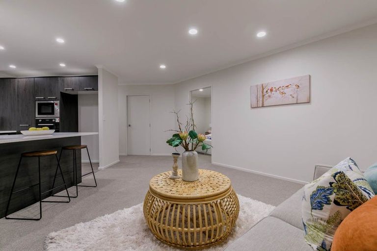 Photo of property in 36 Nimstedt Avenue, Oteha, Auckland, 0632