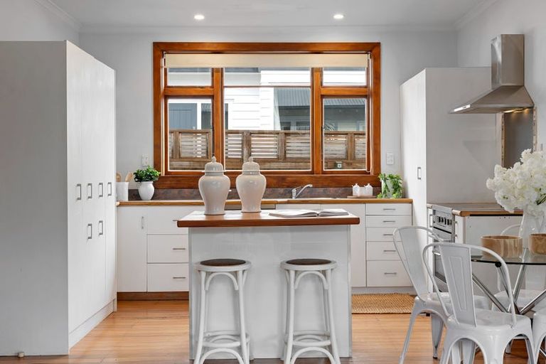 Photo of property in 139 Saint Martins Road, Saint Martins, Christchurch, 8022