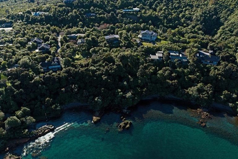 Photo of property in 1 Whakamoenga Point, Acacia Bay, Taupo, 3385