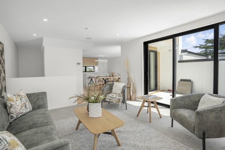 Photo of property in 2 Pascoe Avenue, Paremata, Porirua, 5026