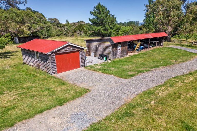 Photo of property in 13 Ahiaruhe Road, Ponatahi, Carterton, 5792