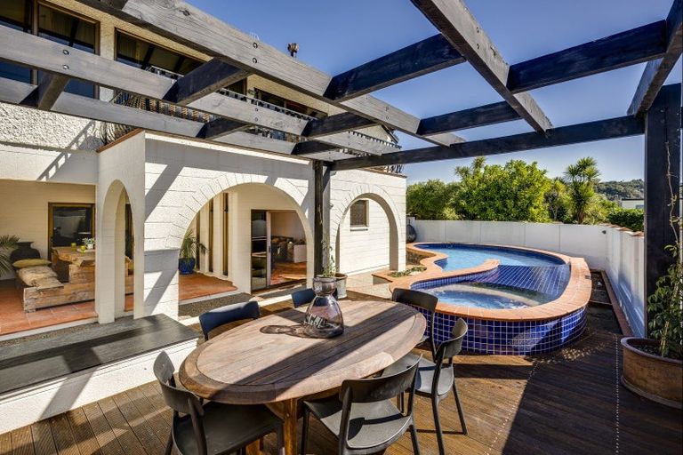 Photo of property in 74 Le Quesne Road, Bay View, Napier, 4104