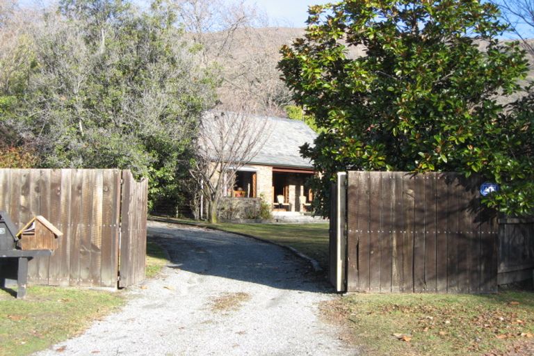 Photo of property in 25 Heuchan Lane, Wanaka, 9305