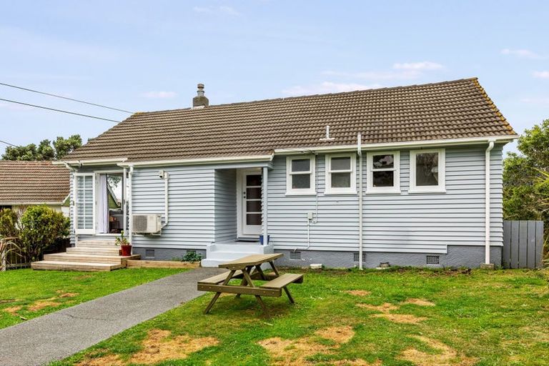 Photo of property in 11 King Crescent, Ranui, Porirua, 5024