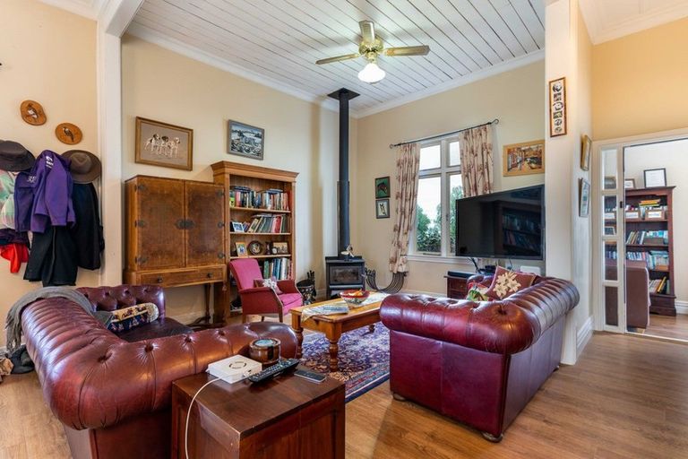 Photo of property in 50 Coulters Line, Kiwitea, Feilding, 4777