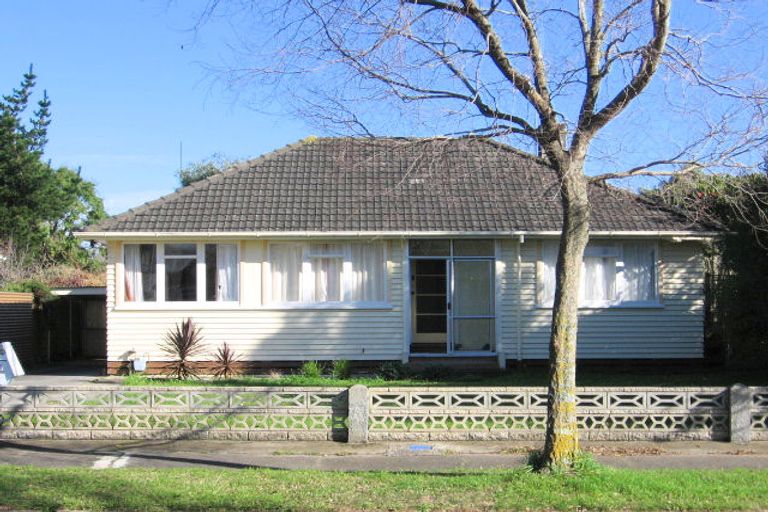 Photo of property in 21 Crewe Crescent, Hokowhitu, Palmerston North, 4410
