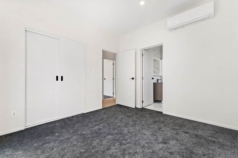 Photo of property in 32 Puhikawa Street, Massey, Auckland, 0614