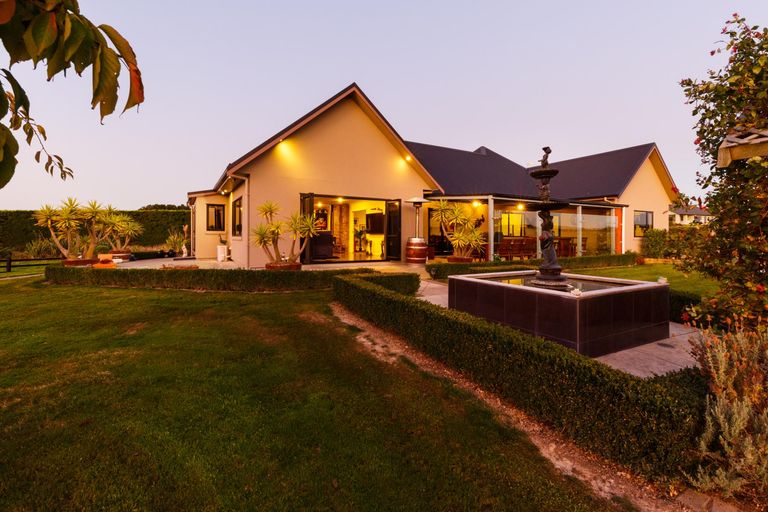 Photo of property in 289b Tutaki Road, Kelvin Grove, Palmerston North, 4470