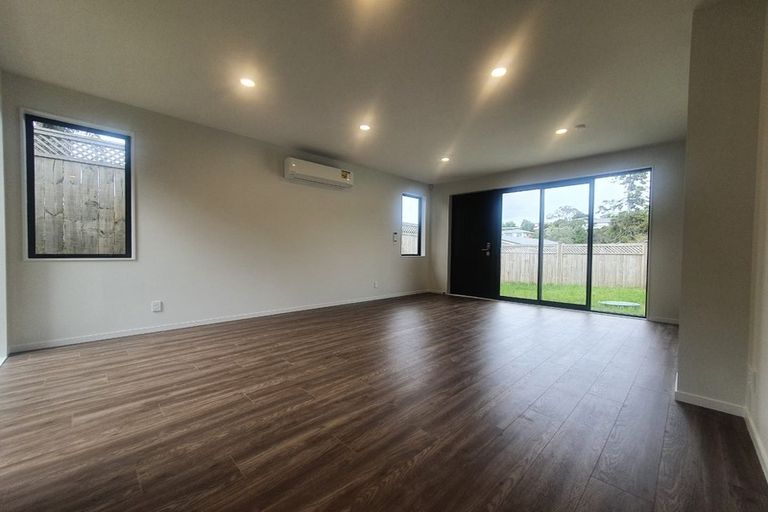 Photo of property in 3d Datura Place, Sunnynook, Auckland, 0620