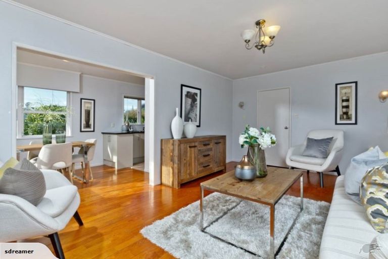 Photo of property in 22 Lynden Avenue, Hillcrest, Auckland, 0627