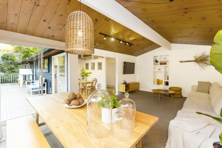 Photo of property in 35 Chatsworth Road, Silverstream, Upper Hutt, 5019