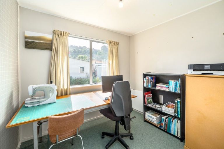 Photo of property in 8 Kowhai Grove, Featherston, 5710