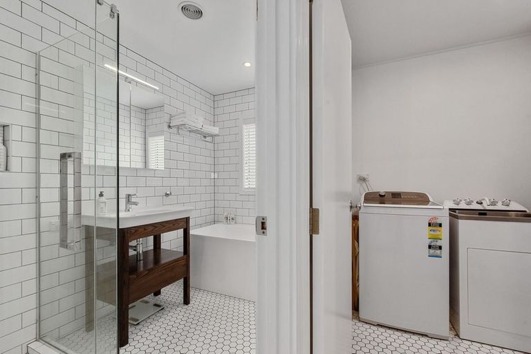 Photo of property in 4/203 Lake Road, Belmont, Auckland, 0622