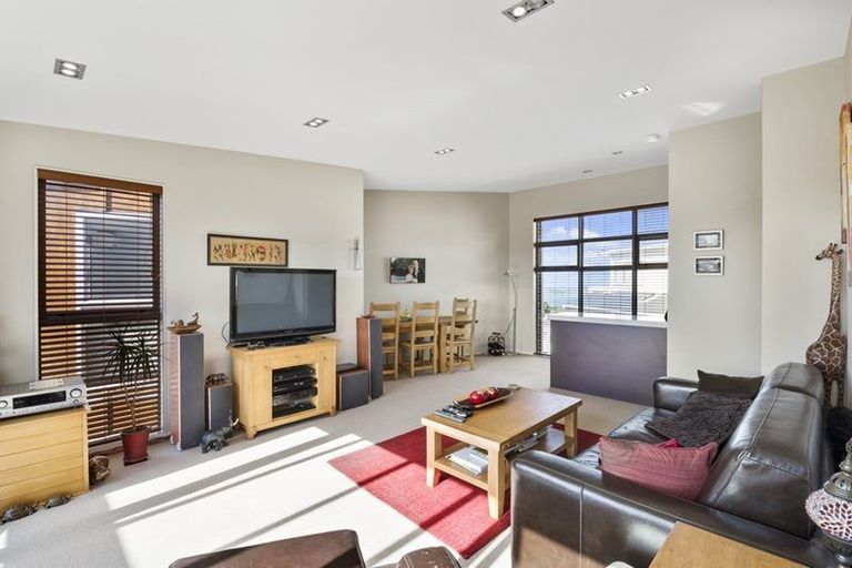 Photo of property in 37c Gurkha Crescent, Khandallah, Wellington, 6035