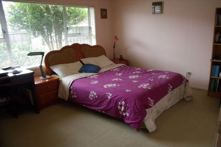 Photo of property in 2/75 Butley Drive, Farm Cove, Auckland, 2012