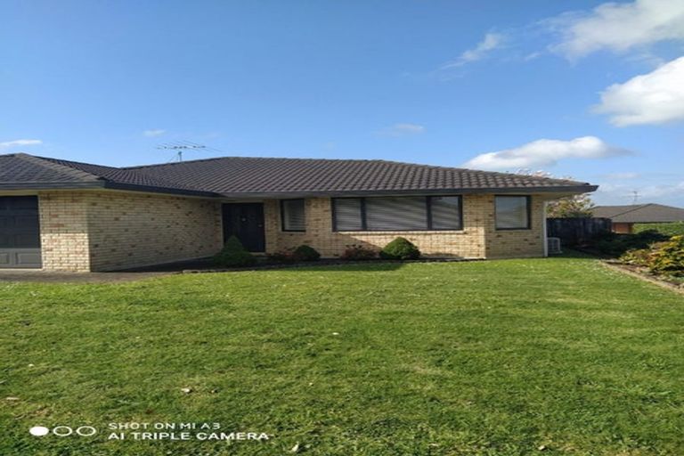 Photo of property in 24 Woodcroft Way, Pukekohe, 2120