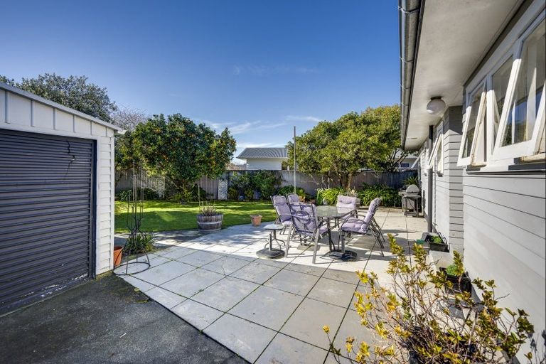 Photo of property in 28 Henley Crescent, Pirimai, Napier, 4112