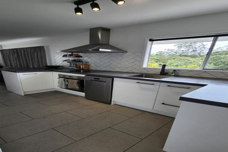 Photo of property in 1/17 Havenwood Place, Birkenhead, Auckland, 0626