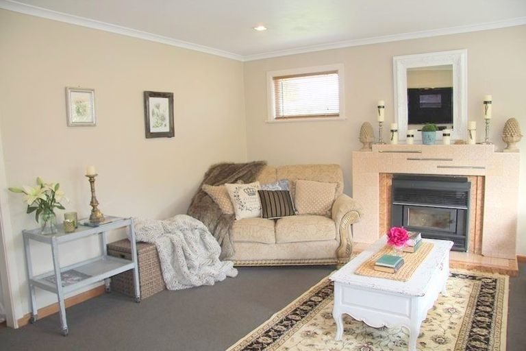 Photo of property in 2 Ferndown Close, Brookfield, Tauranga, 3110