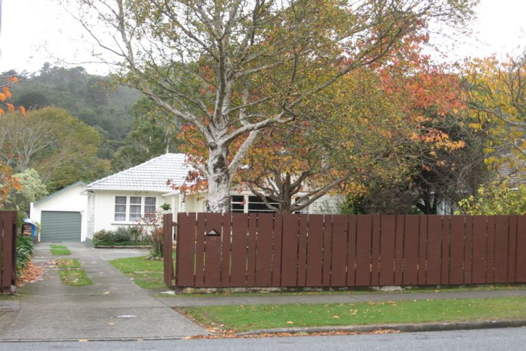 Photo of property in 55 Glen Road, Stokes Valley, Lower Hutt, 5019