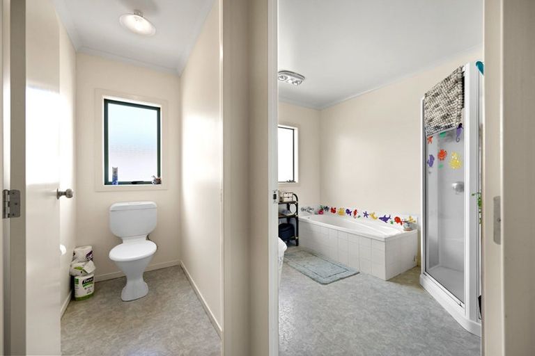 Photo of property in 15 Kittyhawk Place, Melville, Hamilton, 3206