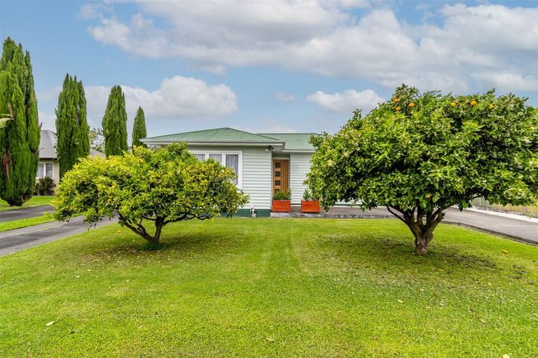 Photo of property in 12 Chester Street, Taradale, Napier, 4112