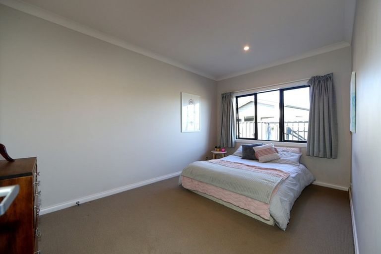 Photo of property in Heynes Place, 28 Heynes Place, Clive, 4102