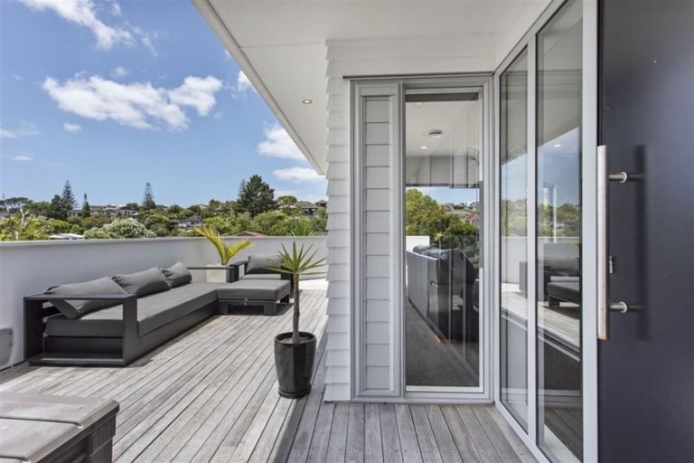 Photo of property in 44 Matipo Road, Mairangi Bay, Auckland, 0630