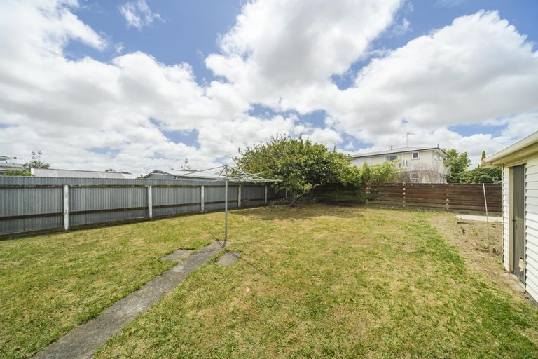 Photo of property in 39 Wood Street, Takaro, Palmerston North, 4410