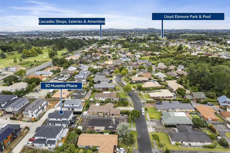 Photo of property in 10 Huaota Place, Botany Downs, Auckland, 2010